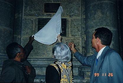 Cuban Authorities unveiling the commemorative tablet of Antonio Meucci at the Tacón theater in Havana.